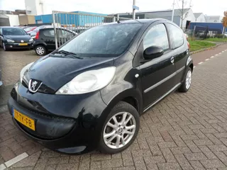 Peugeot 107 1.0-12V XS rijd super dealer onderhoud boek er bij