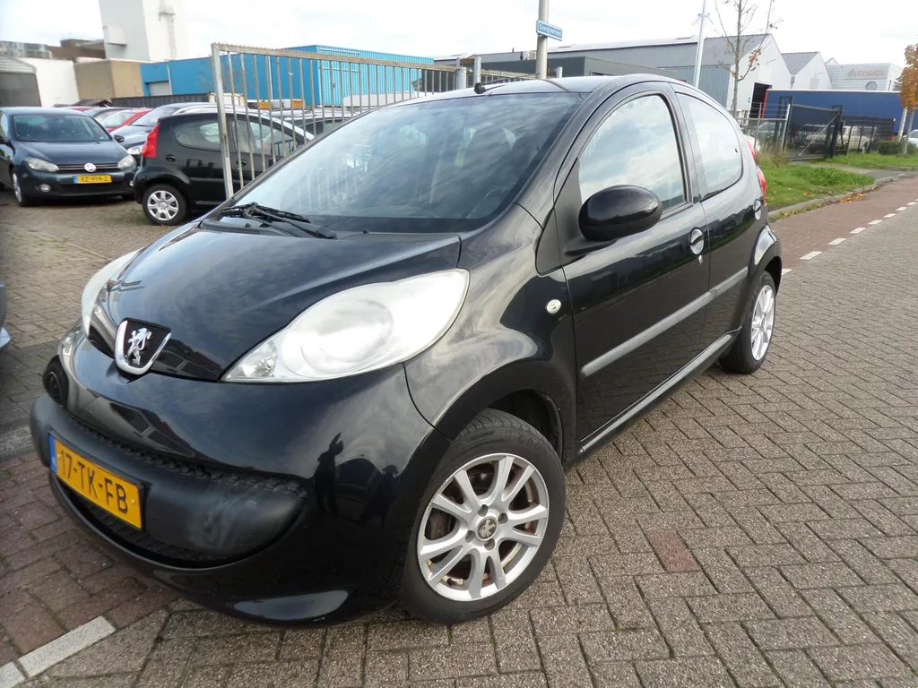Peugeot 107 1.0-12V XS rijd super dealer onderhoud boek er bij