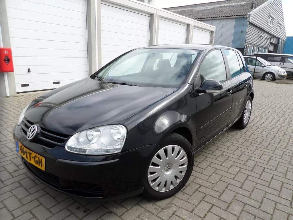 Volkswagen Golf 1.6 FSI Optive 3