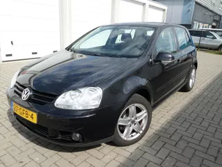Volkswagen Golf 1.6 FSI Trendline
