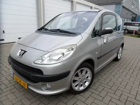 Peugeot 1007 1.4-16V Gentry
